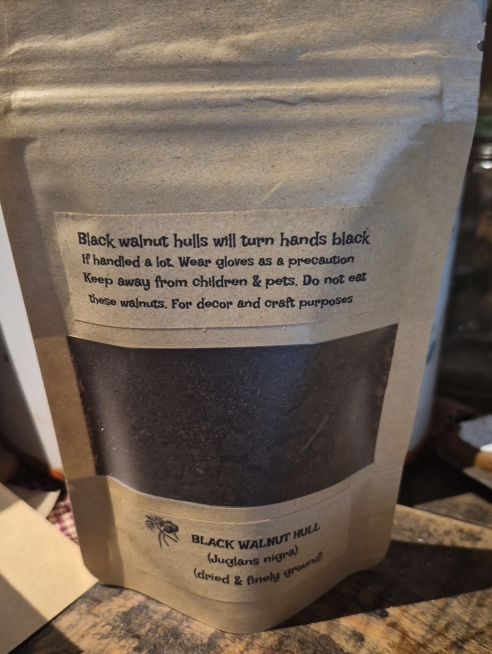 BLACK WALNUT (ground) (Small)